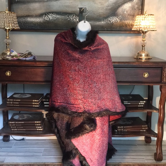 Shawl - Picture 3 of 3